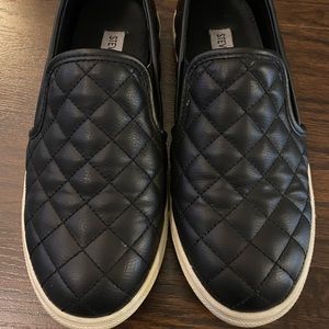 Women’s size 6.5 Steve Madden slip-on sneakers